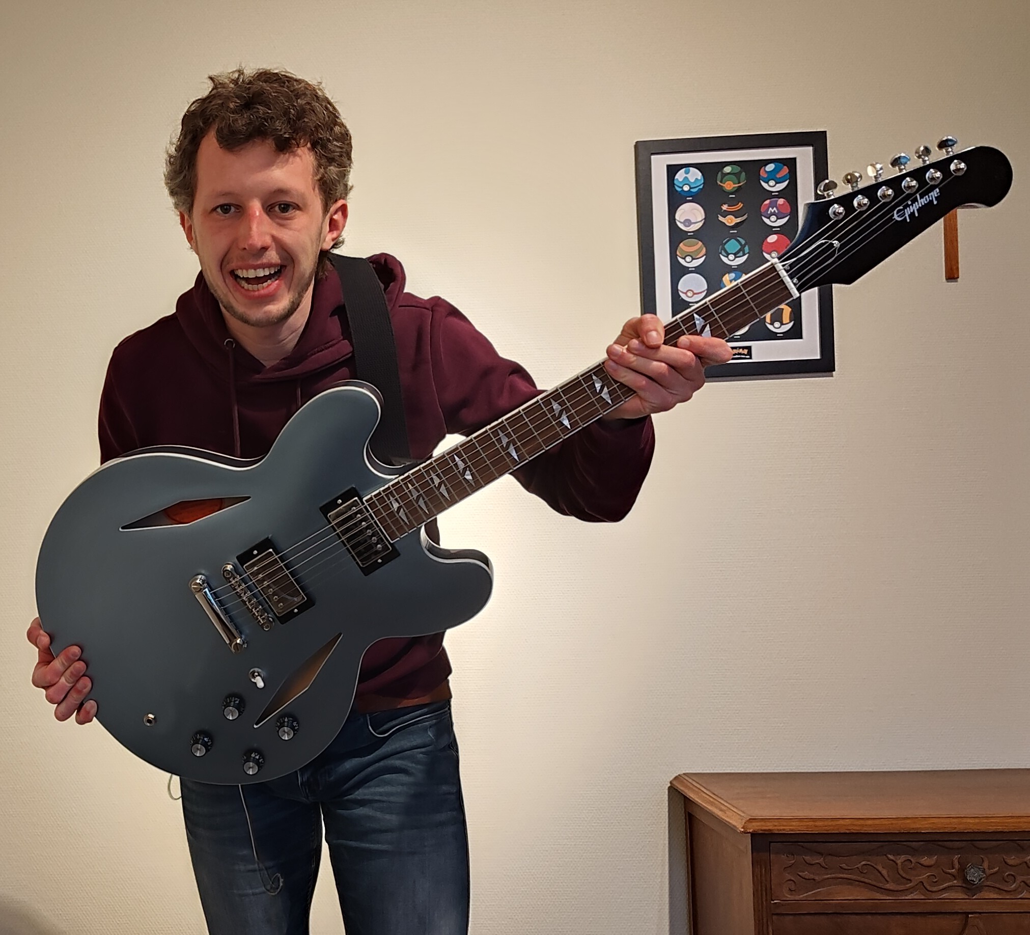 Jasper Hebbink met gitaar